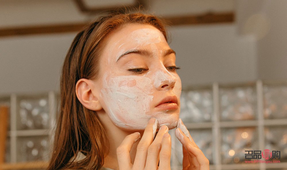 美容护肤品怎么洗(美容护肤品怎么洗掉)