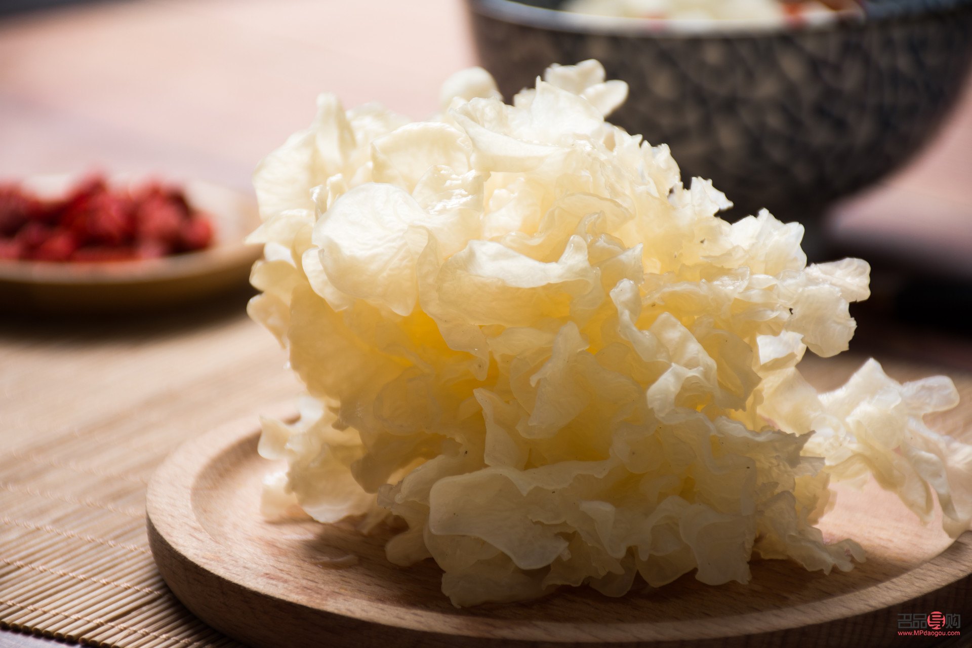 银耳配什么才美容(银耳配什么才美容养颜)