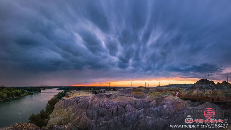 <h3>秋天美容饮食指南:滋养肌肤,吃出美丽光彩</h3> <h3>秋天美容饮食指南:滋养肌肤,吃出美丽光彩</h3>