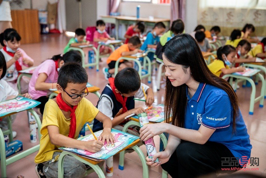 <h3>寻找美容冠的优质之选：专业口腔医院为您打造完美笑容</h3>