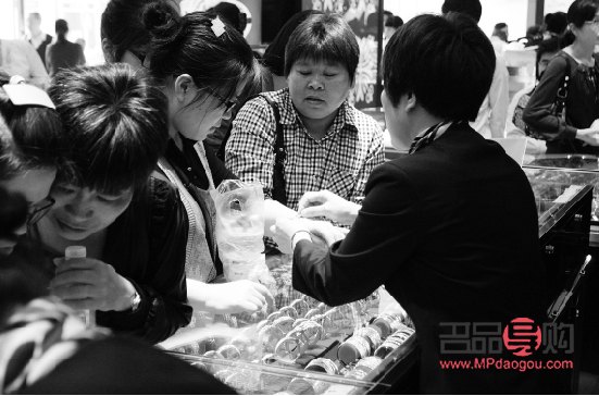 开一家金店需要多少投资(开黄金店利润有多大)