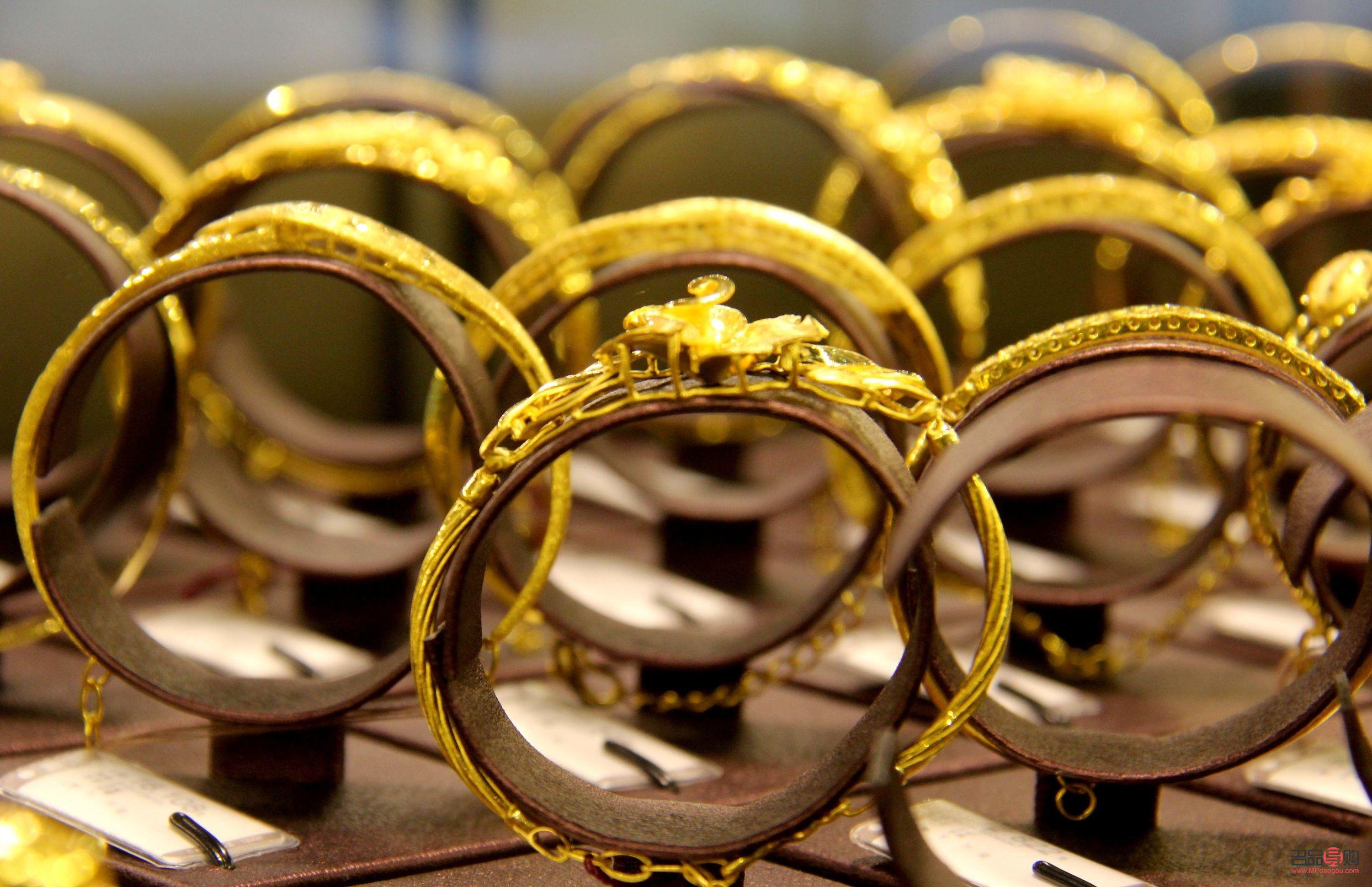 国内金价和金店金价(国内金价和金店金价一样吗)