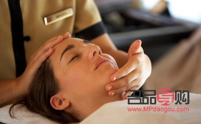 <h3>美容师是否需要进行身体护理?</h3> <h3>美容师是否需要进行身体护理?</h3>