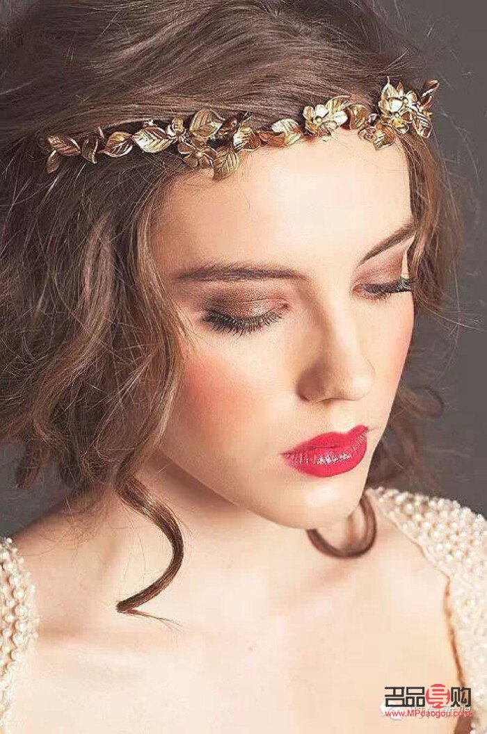 <h3>彩妆升级攻略：打造更完美的妆容</h3>