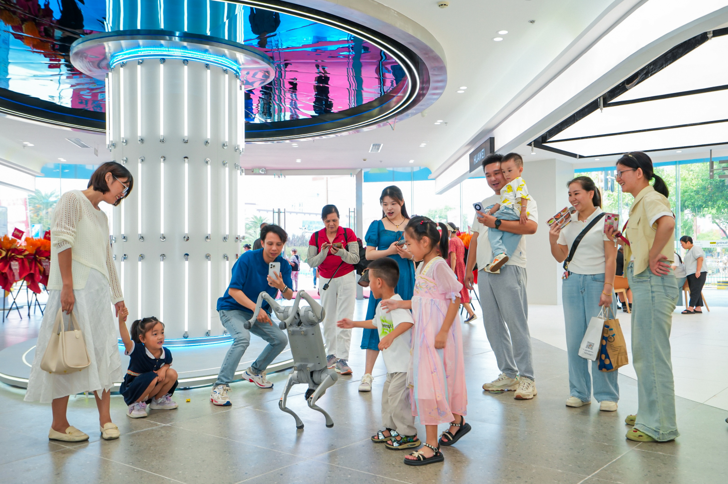 Suning Max双11落子“南北双城” 加速布局东南东北