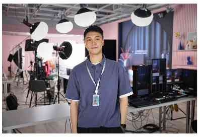 16667654812684496198185.jpg 胡可直播间4.jpg