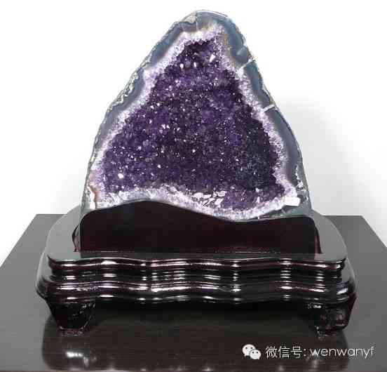 紫水晶洞的功效与作用及禁忌(紫水晶的功效和禁忌)