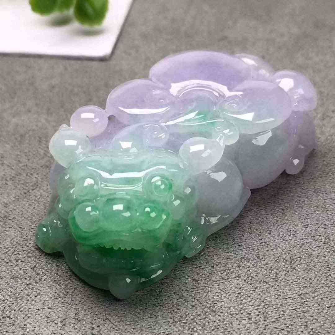 翡翠貔貅的寓意(翡翠貔貅的寓意及象征)