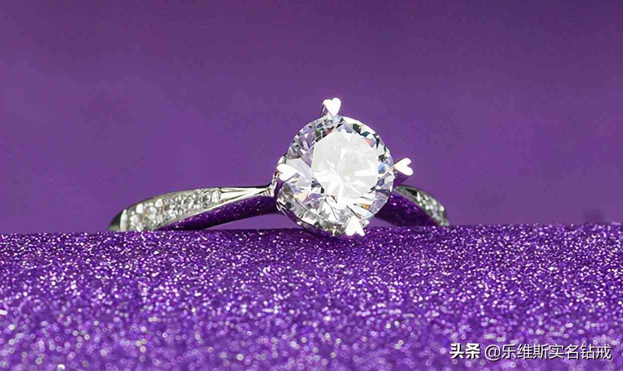订婚戴什么戒指(女孩的订婚戒指怎么戴)