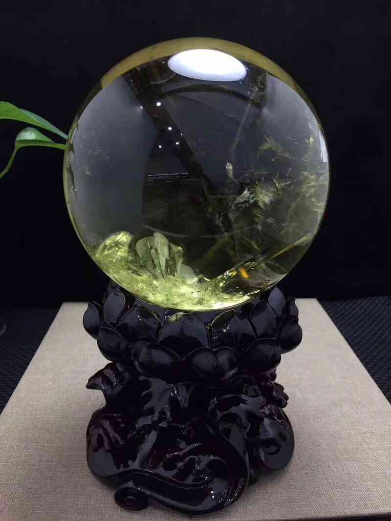 天然黄水晶的功效与作用(黄水晶的功效与作用是什么紫黄晶)