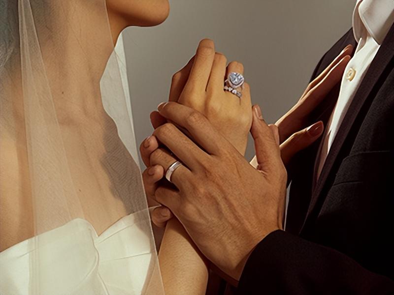 求婚钻戒价格(结婚钻戒 价格)