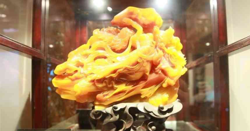 黄龙玉长期盘玩的危害(黄龙玉是不是越黄越好)