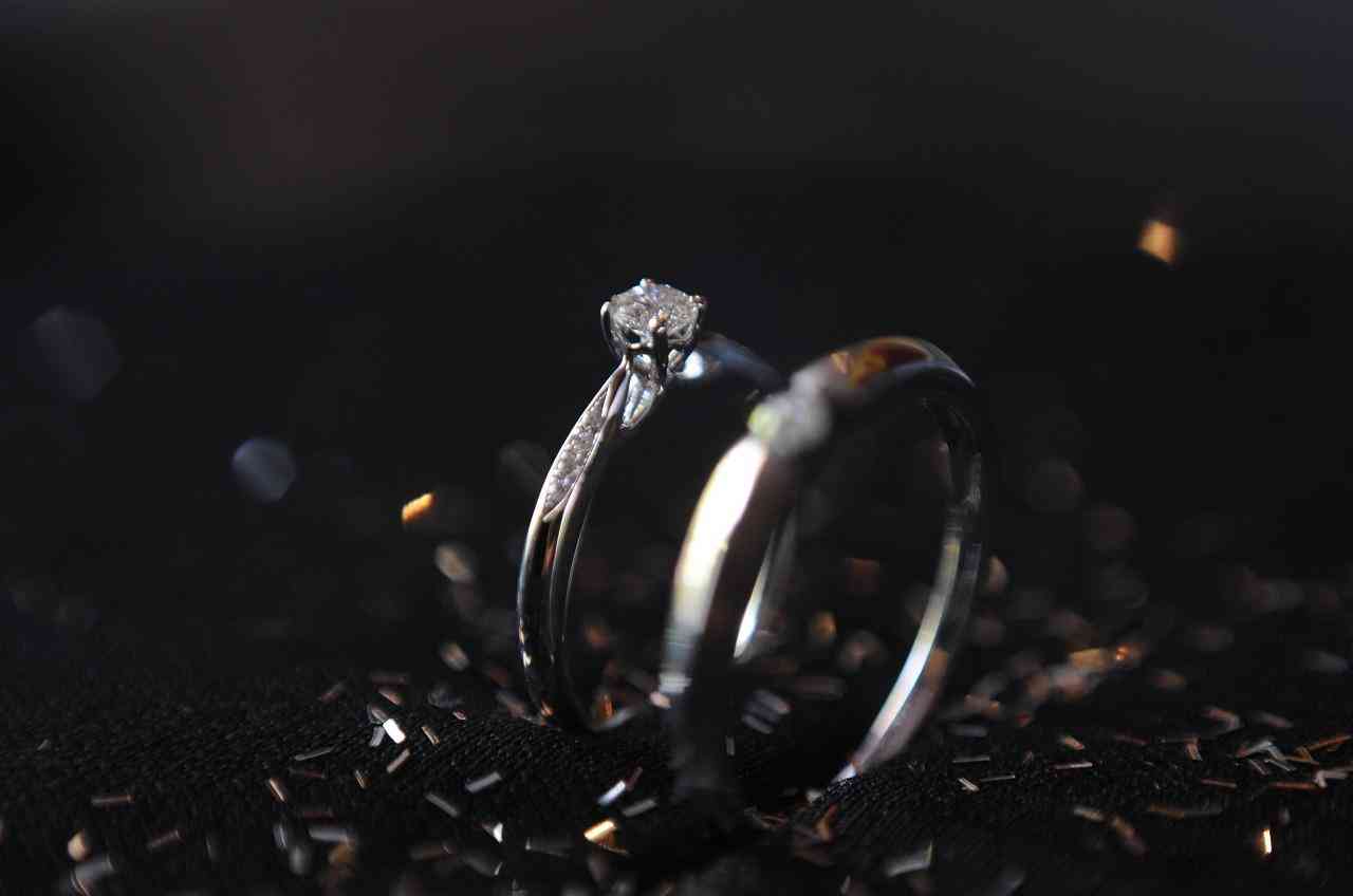 今年钻石价格走势(钻石的价格走势图)