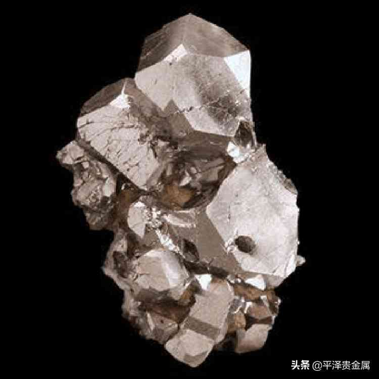 黄金好还是铂金好(结婚戒指买黄金好还是铂金好)