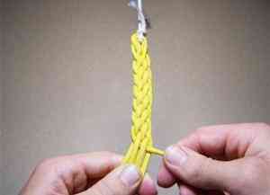最简单的手绳编织(怎样编织手绳)
