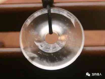 水沫玉手镯(水沫玉手镯的功效与作用)