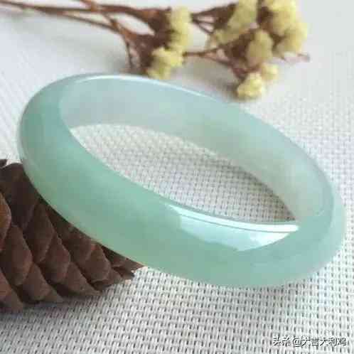 天然缅甸翡翠a货什么意思(什么叫缅甸翡翠A货)