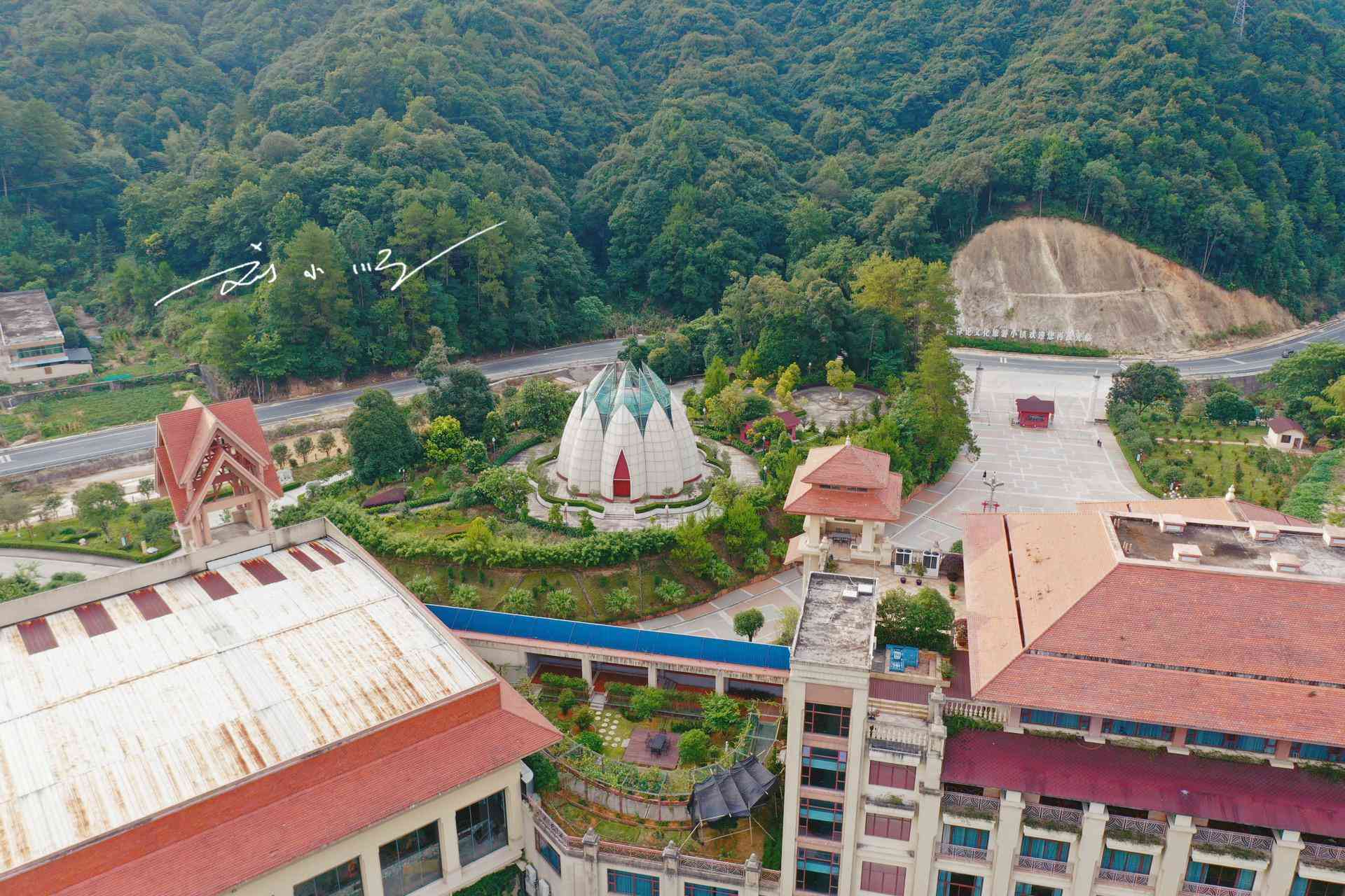 上亿的翡翠原石(上亿的翡翠原石是真的吗)