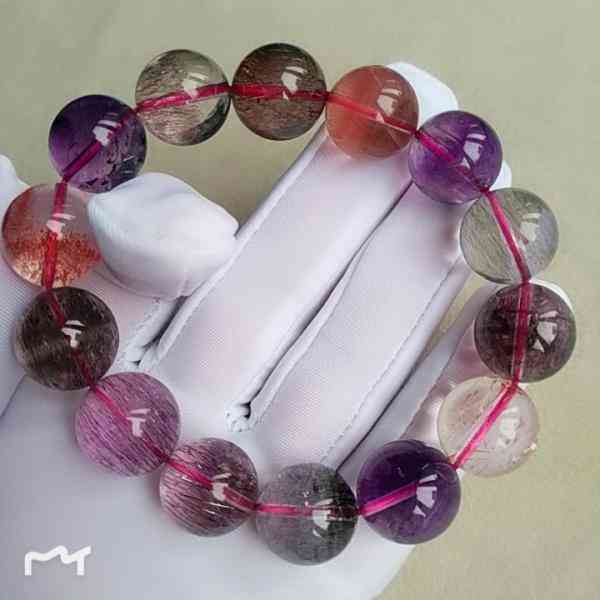 白水晶手链的功效与禁忌(天然白水晶手链功效与禁忌)