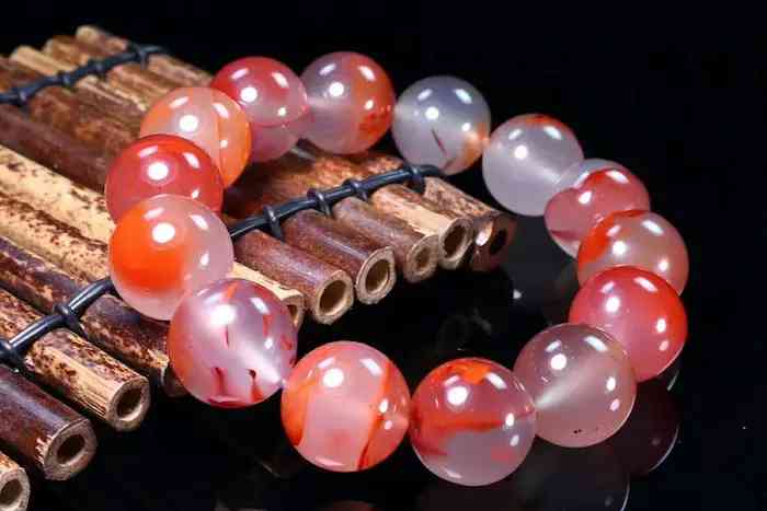 水晶手链哪个品牌好(水晶手镯哪个品牌好)