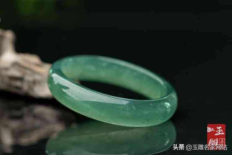 玉手镯多少钱一个(和田玉青玉手镯多少钱一个)