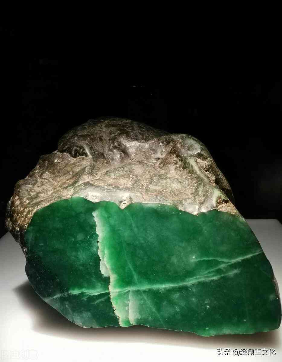 翡翠原石专业知识(翡翠原石的特点讲解)