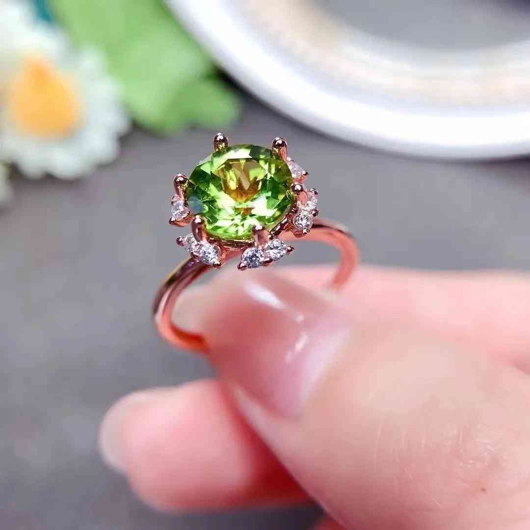 s925银戒指一般多少钱(s925银戒指多少钱一克脚链)