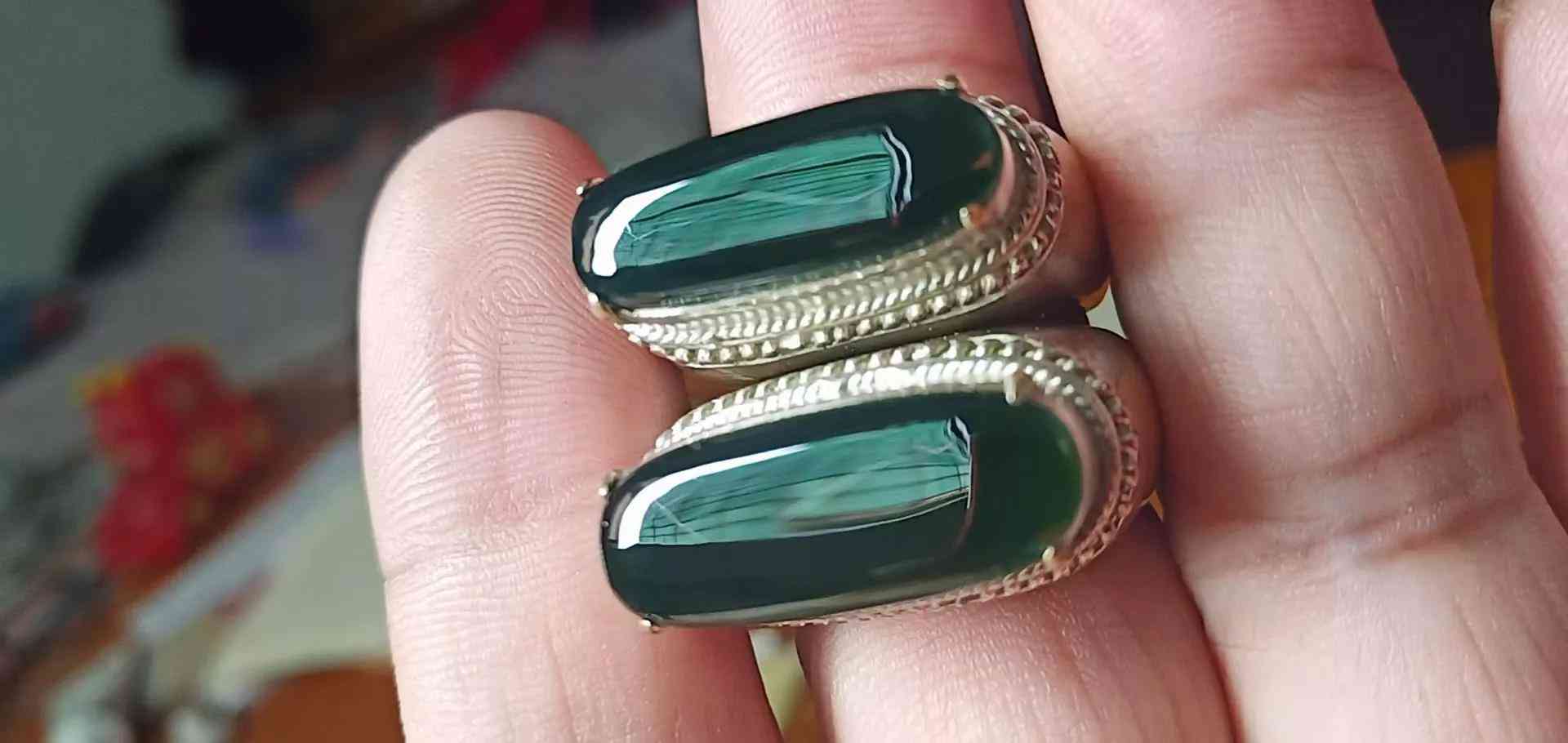 玻璃种帝王绿原石(玻璃种帝王绿原石价格)