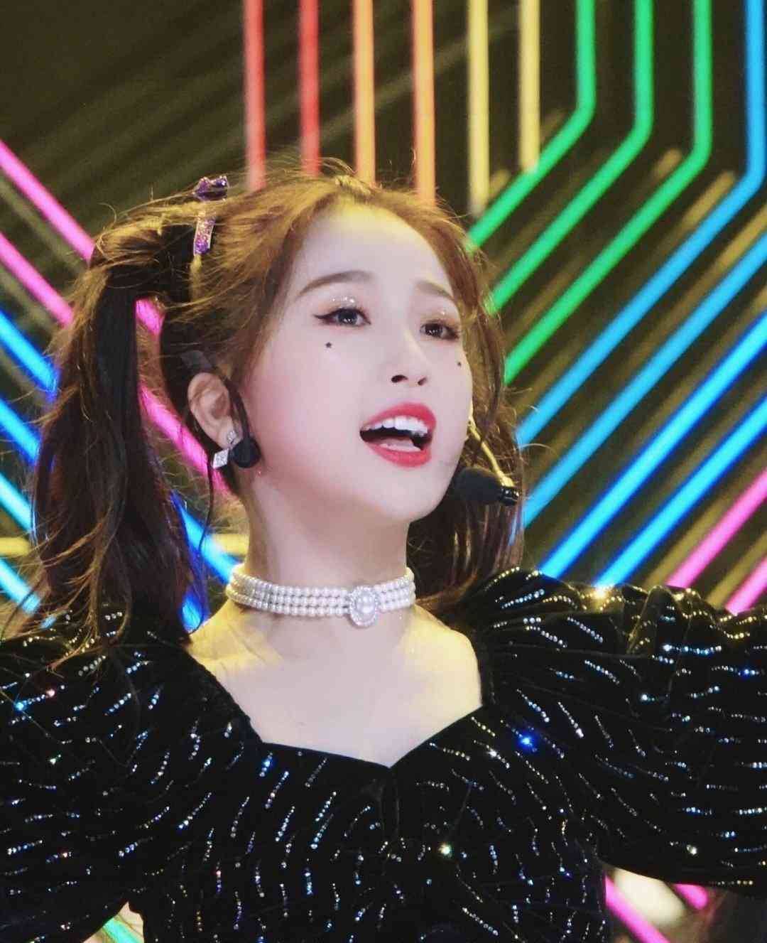 女人佩戴玉好还是珍珠好(女人戴玉珠子手链有什么好处)