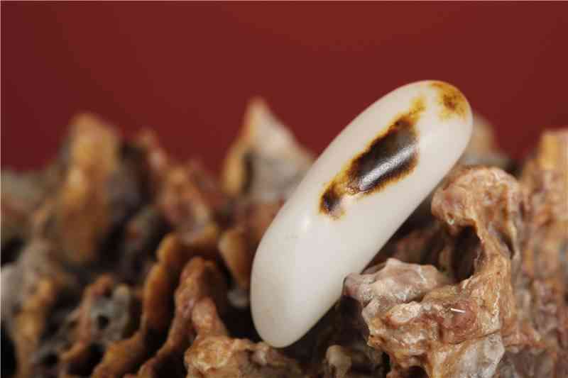 羊脂玉值不值钱(羊脂玉值得收藏吗)插图2