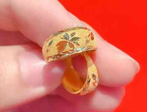 金耳环一般多少克(金耳环多少钱一克)插图2