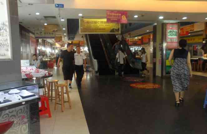 中国最大的翡翠市场在哪里(全国最大的翡翠市场在哪里)插图5 中国最大的翡翠市场在哪里(全国最大的翡翠市场在哪里)插图5