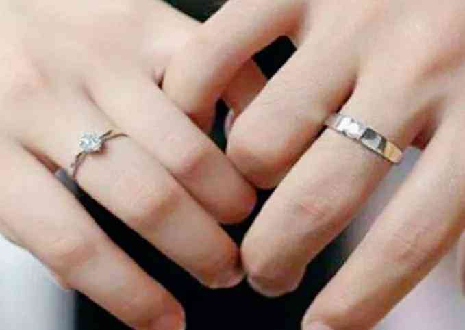 男士戒指怎么戴才正确(男士戒指怎么戴才正确图片)插图3