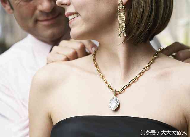 项链的含义是什么(项链的含义是什么意思)插图1