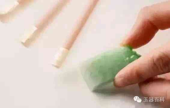 怎么看翡翠a货的真假(怎么辨别翡翠a货是否是真的)插图3