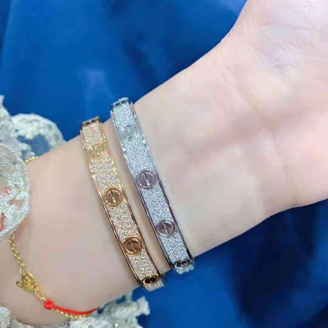 卡地亚满天星手镯(卡地亚满天星手镯重量)插图2 卡地亚满天星手镯(卡地亚满天星手镯重量)插图2