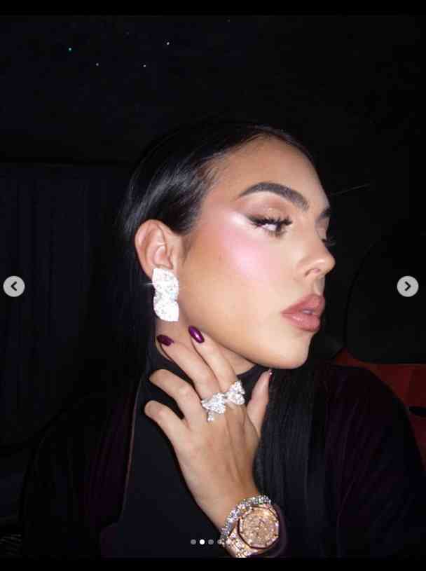 一对钻石耳钉多少钱(钻石耳环多少钱一对)插图1 一对钻石耳钉多少钱(钻石耳环多少钱一对)插图1