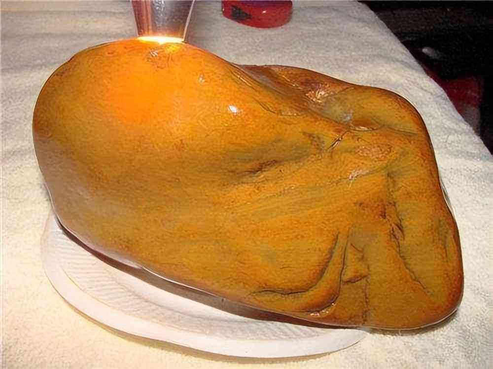 黄龙玉值多少钱(黄龙玉价值多少钱)