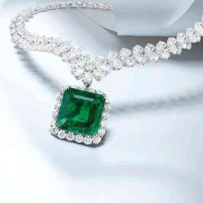 祖母绿戒指一般多少钱(祖母绿戒指一般多少钱一对)插图9