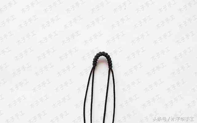 编织红绳手链教程(编织红绳手链教程金刚结)插图1 编织红绳手链教程(编织红绳手链教程金刚结)插图1