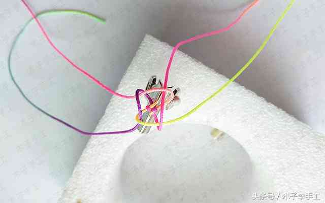 编织红绳手链教程(编织红绳手链教程金刚结)插图5 编织红绳手链教程(编织红绳手链教程金刚结)插图5