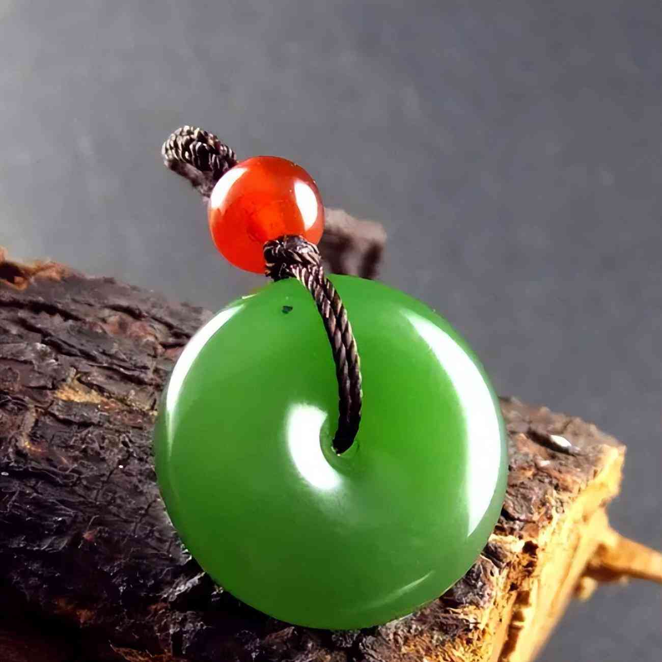 翡翠和碧玉哪个比较好(碧玉和翡翠哪个升值空间大)插图2 翡翠和碧玉哪个比较好(碧玉和翡翠哪个升值空间大)插图2