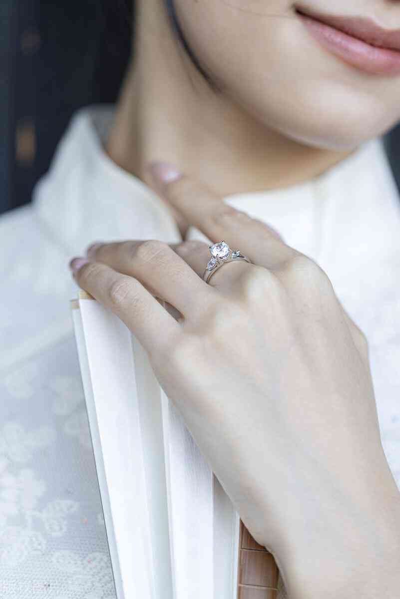 周大福官方旗舰店钻戒(周大福钻石旗舰店)插图5 周大福官方旗舰店钻戒(周大福钻石旗舰店)插图5