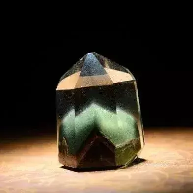 佩戴绿幽灵真的招财了(佩戴绿幽灵有什么讲究)插图1