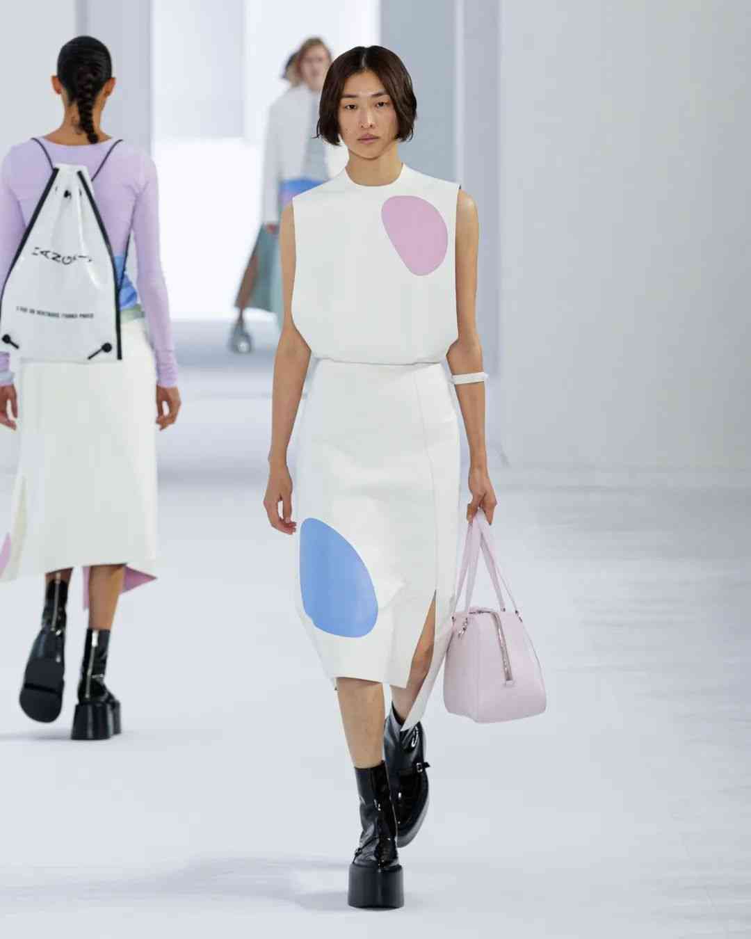 蒂芙尼新款戒指(蒂芙尼新款戒指图片)插图21 蒂芙尼新款戒指(蒂芙尼新款戒指图片)插图21