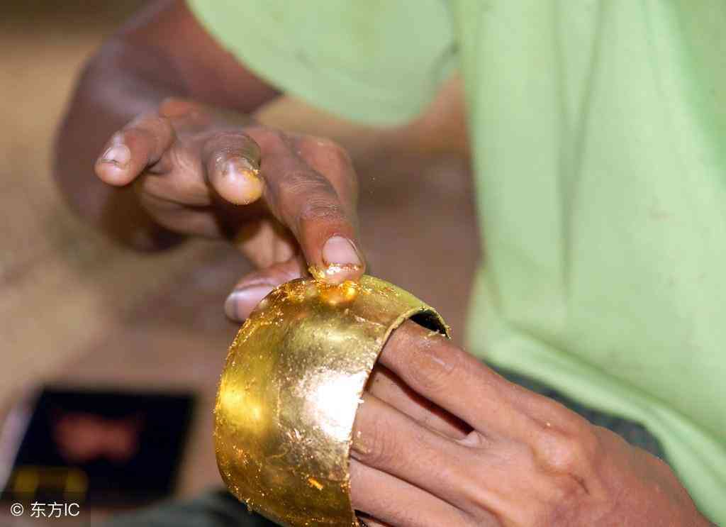 18k金怎么辨别真假(18k金是真金吗)插图1 18k金怎么辨别真假(18k金是真金吗)插图1