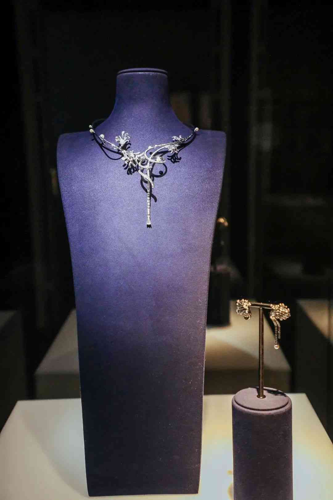 国内一线珠宝品牌排行(中国一线品牌珠宝品牌有哪些)插图25 国内一线珠宝品牌排行(中国一线品牌珠宝品牌有哪些)插图25