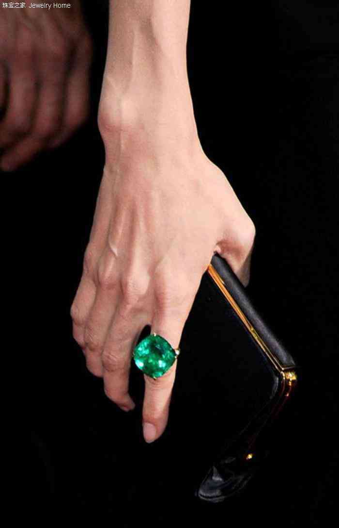 女生右手戴戒指(女生右手中指戴戒指)插图3 女生右手戴戒指(女生右手中指戴戒指)插图3