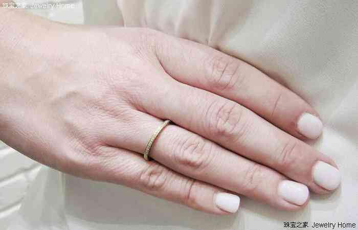 女生右手戴戒指(女生右手中指戴戒指)插图7 女生右手戴戒指(女生右手中指戴戒指)插图7
