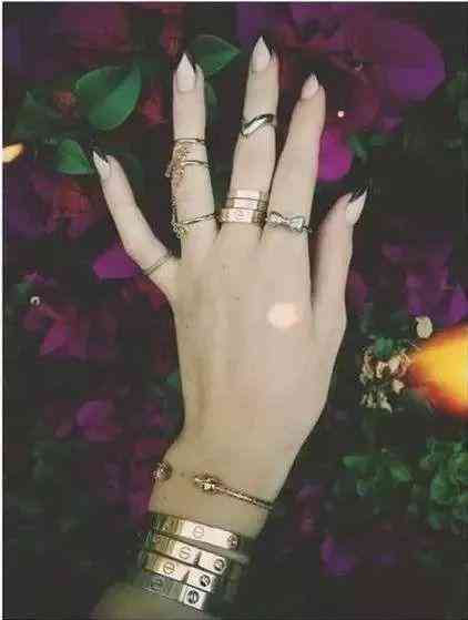 卡地亚love手镯价格(卡地亚love手镯价格走势)插图1